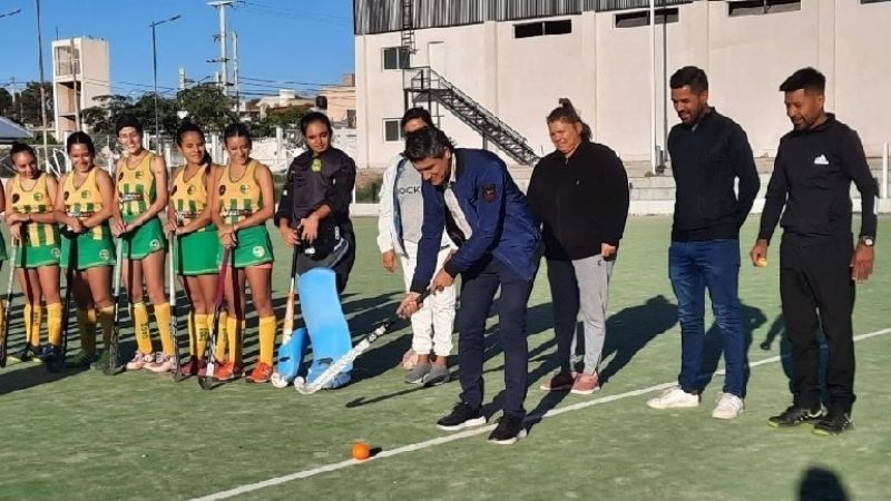 Avanza el torneo de Hockey por los “50 años el Círculo”