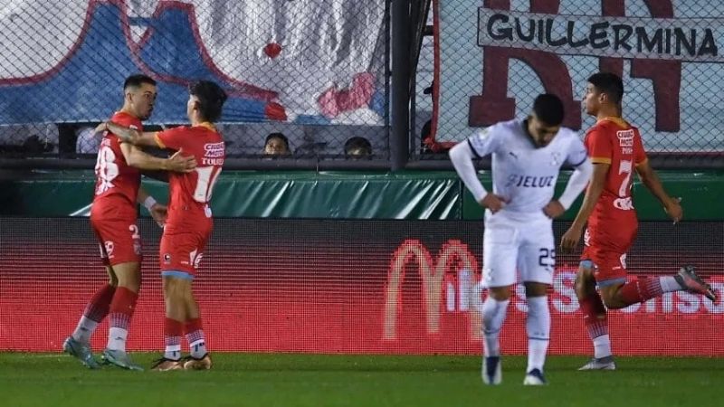 Independiente perdió 1-2 frente a Arsenal