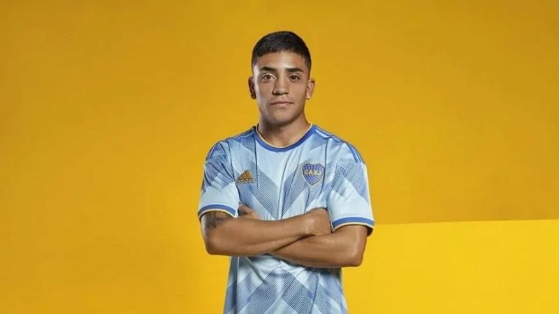 Boca estrena camiseta alternativa ante Argentinos Jrs.