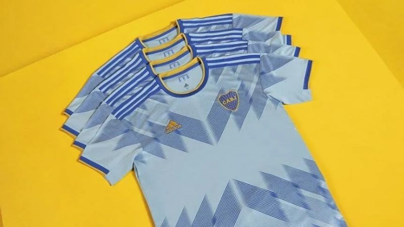 Boca estrena camiseta alternativa ante Argentinos Jrs.