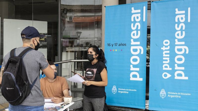 Gobierno anuncia el aumento del 42% en las Becas Progresar