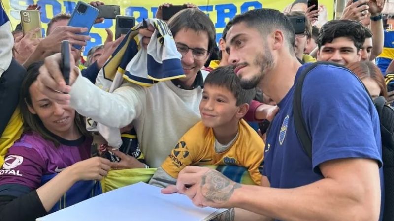 Boca fue recibido por una multitud en Chile