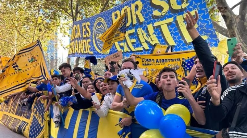 Boca fue recibido por una multitud en Chile