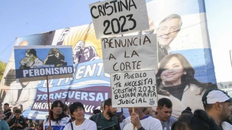 La militancia kirchnerista se reúne en distintos plenarios en apoyo a Cristina