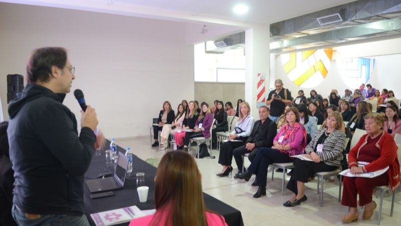 Encuentro sobre violencia por motivos de género