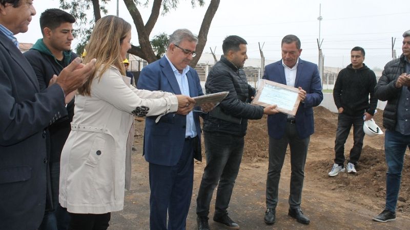 El gobernador visitó obras en la Liga Chacarera