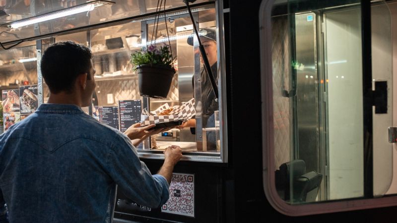 Poncho 2023: Continúa abierta la convocatoria para espacios comerciales y food trucks