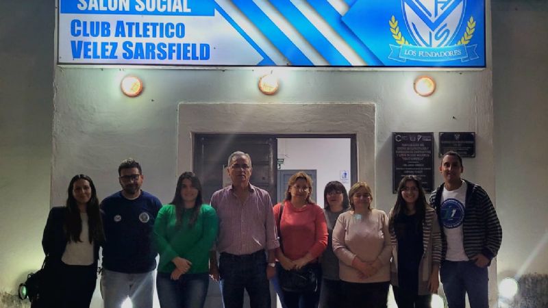 Aprender Más dará clases de apoyo a alumnos de la escuela de fútbol del Club Vélez Sarsfield
