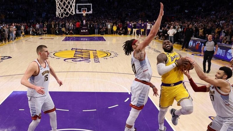 Denver pasó a la final y LeBron James piensa en el retiro