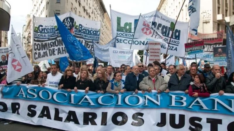 La extraordinaria cifra que recibirán los bancarios por su día