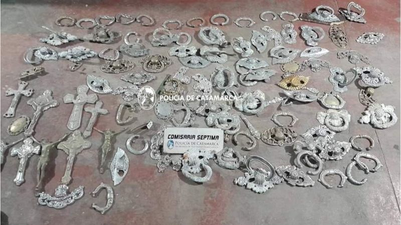 Secuestraron elementos robados de un cementerio