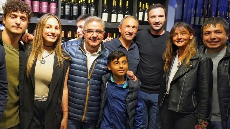 Nuevo local de vinos y delicatessen