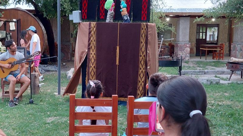 Títeres, talleres y gastronomía en el Pueblo Perdido durante todo el fin de semana