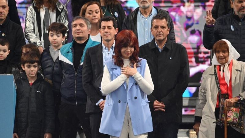 Multitudinario acto en Plaza de Mayo: "Me quieran matar, meter presa, yo soy del pueblo"