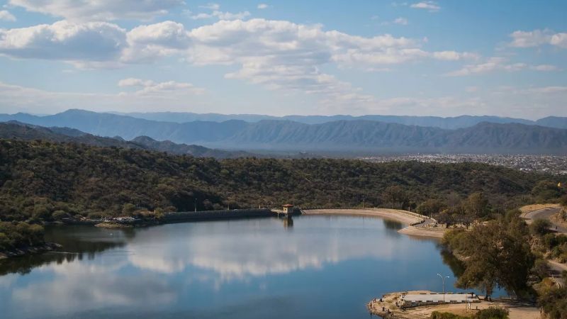 Rescatan a sexagenario extraviado en cercanías al Dique El Jumeal