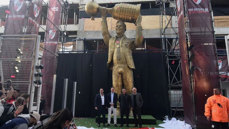 River Plate rindió homenaje a Marcelo Gallardo con estatua monumental
