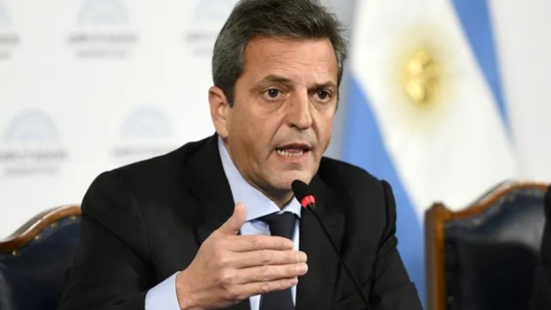 Massa busca opciones financieras en China para reducir la dependencia del dólar