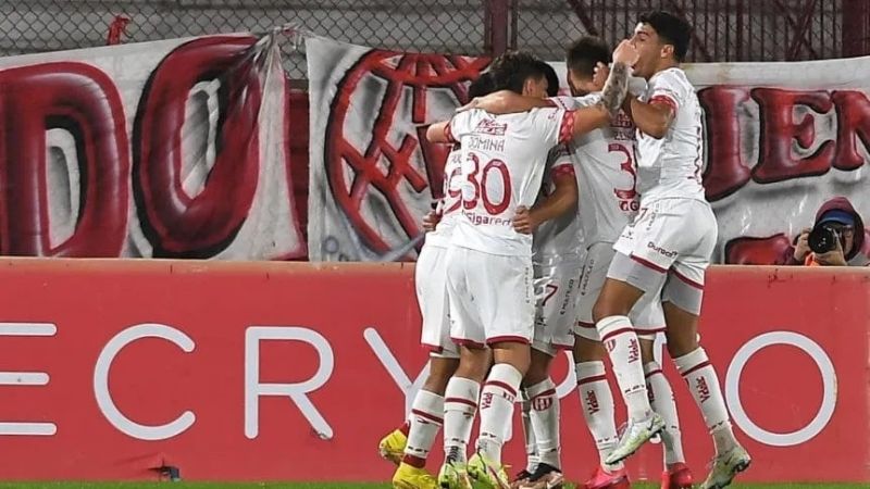 Unión venció a Huracán y Banfield a Central