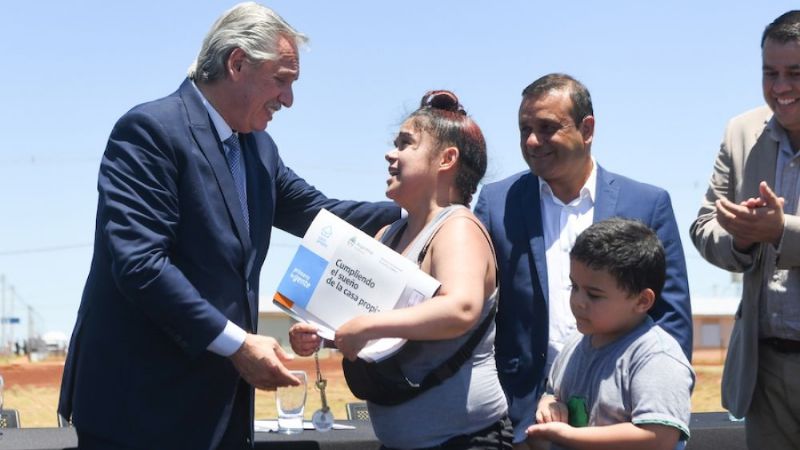 Alberto Fernández entregará viviendas en Los Altos