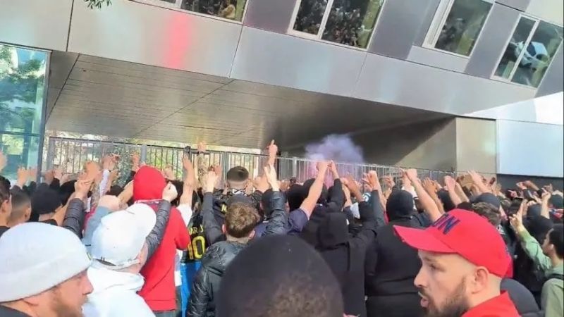 Repudios a dirigentes del PSG e insultos a Messi