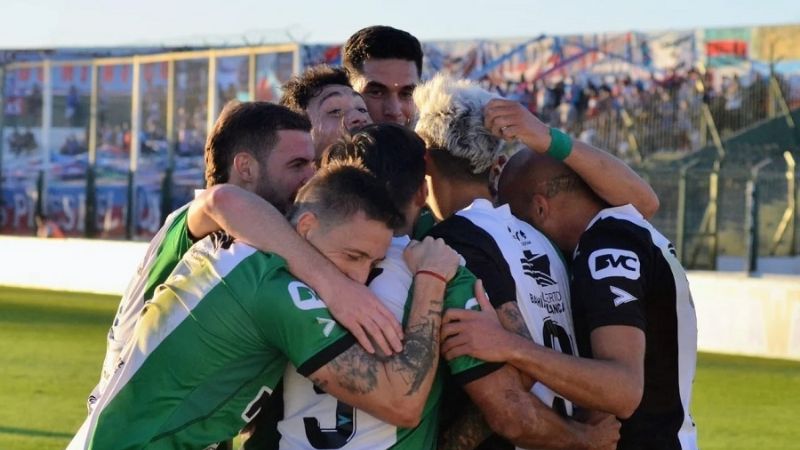 Villa Mitre eliminó a Arsenal de la Copa Argentina