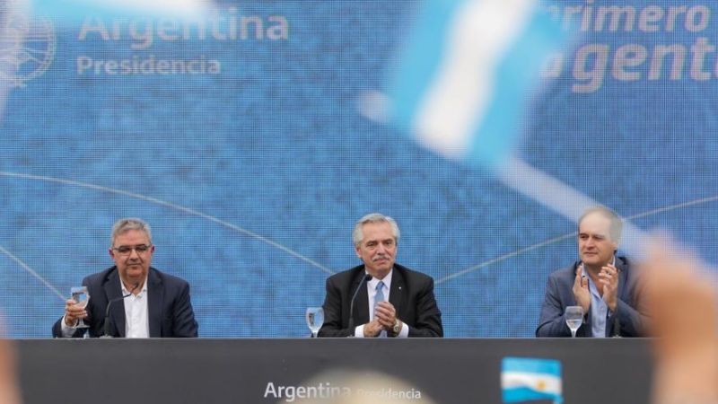 Jalil y Fernández entregaron nuevas viviendas en Los Altos