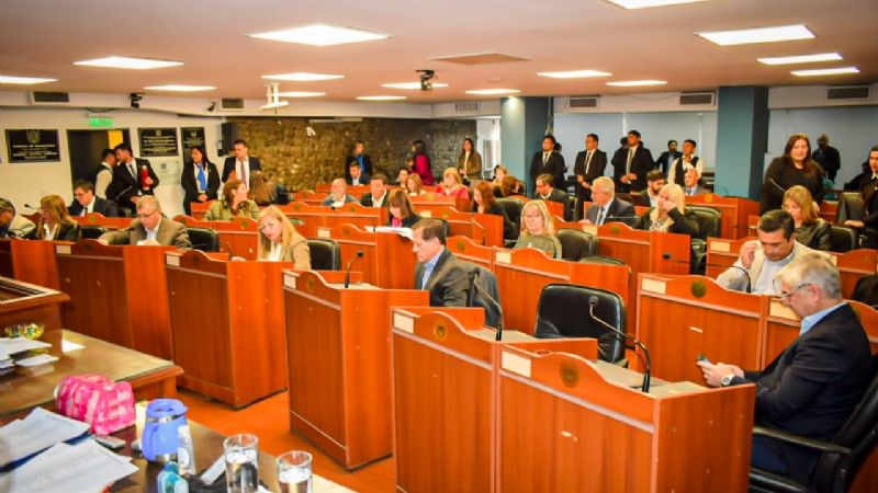 Tomaron estado parlamentario más de 130 iniciativas