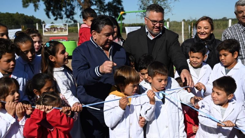 Se inauguró una plaza de juegos en Corrientes en el marco del Operativo RuralEs RENATRE