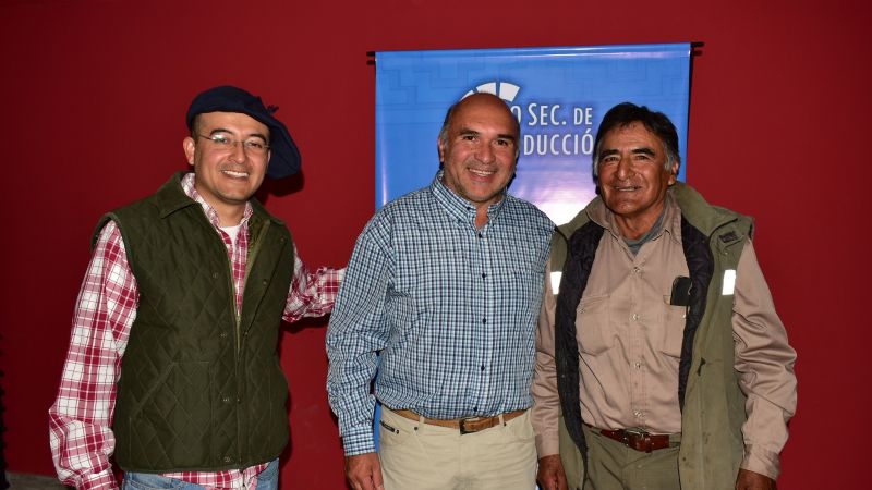 Entrega de subsidios a productores afectados por la helada