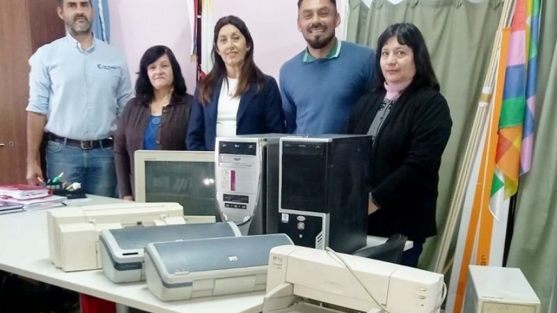 Donación de equipamiento informático