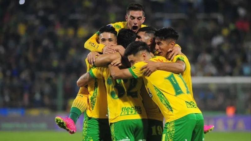 Goleada 4-1 sobre Peñarol y Defensa es escolta