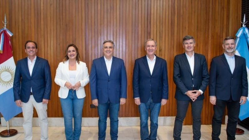 Llaryora y Passerini con vices de la UCR y el PRO