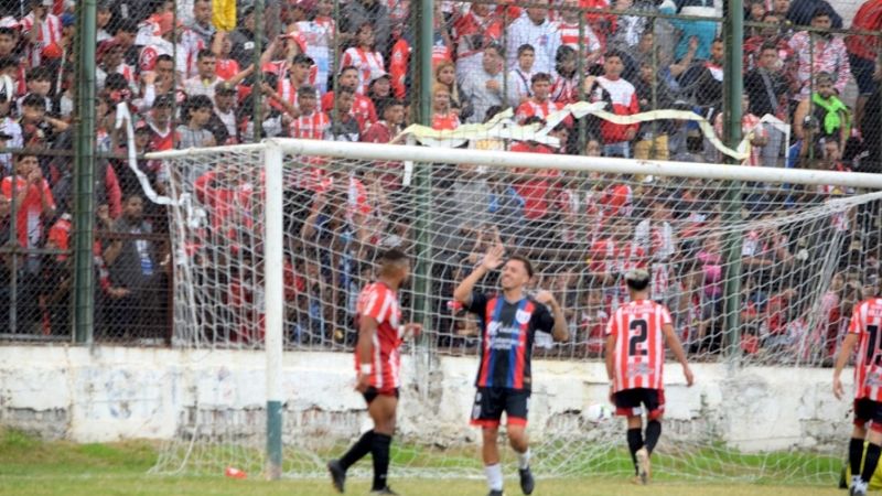 San Lorenzo goleó a Va. Cubas; “Ferro” sigue arriba