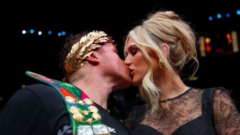 “Canelo” retuvo sus cuatro coronas en fallo unánime
