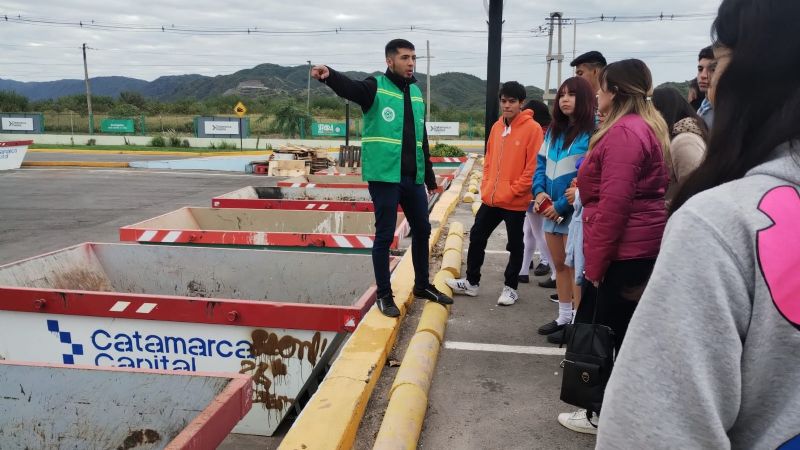 Estudiantes de la Secundaria N°5 conocieron el Punto Giro de la Capital