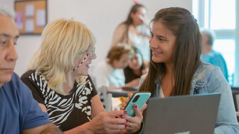 Inclusión Digital para Adultos Mayores