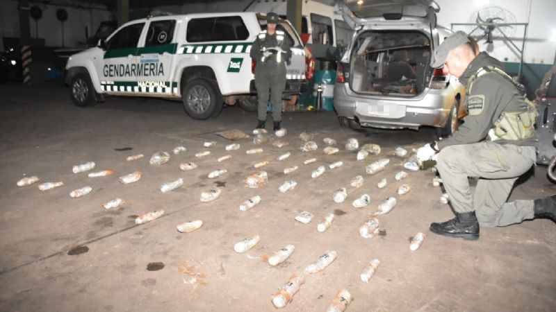 Ocultaba varios kilos de droga adentro de la carrocería del auto