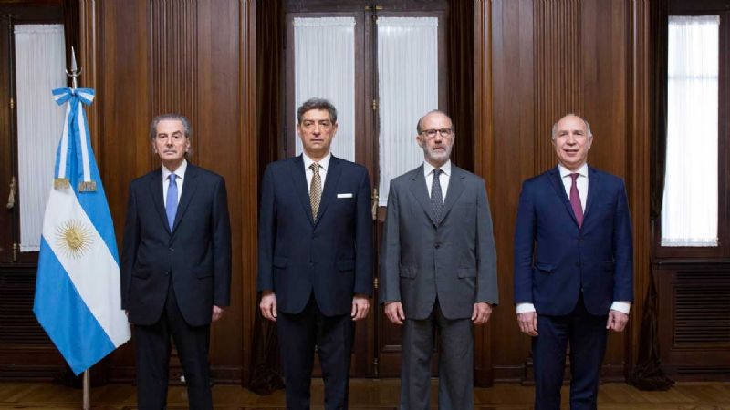 AHORA: Corte Suprema ordenó suspender las elecciones en Tucumán y San Juan