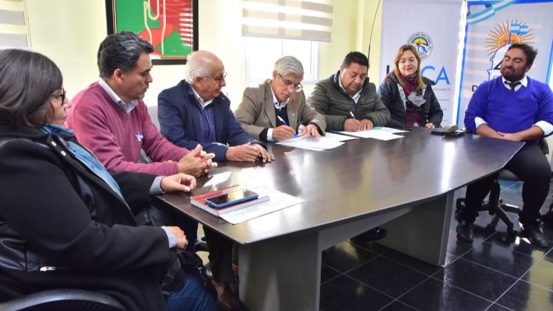 Convenio para implementar capacitaciones en Puerta de Corral Quemado