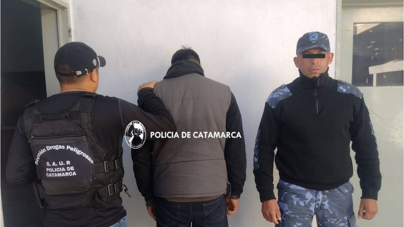 Por una supuesta infracción a la Ley Nacional de Estupefacientes, detuvieron a un joven