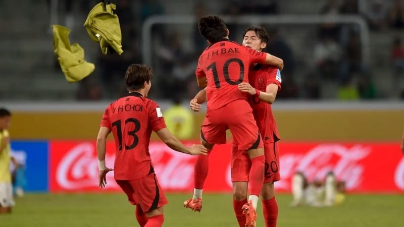 Uruguay y Corea, los últimos clasificados a los 4tos.