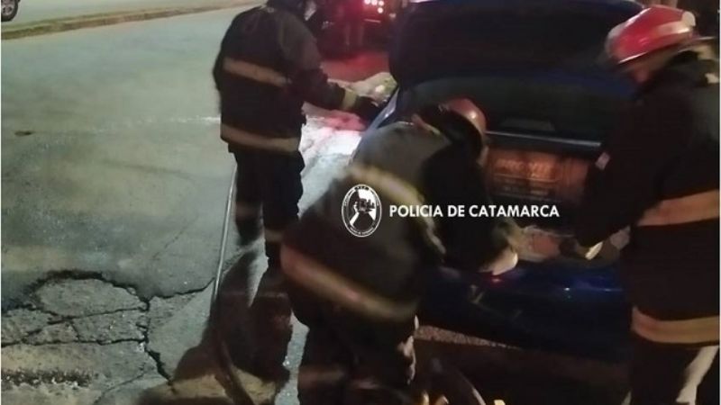Se prendió fuego un auto