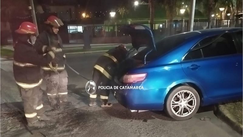Se prendió fuego un auto