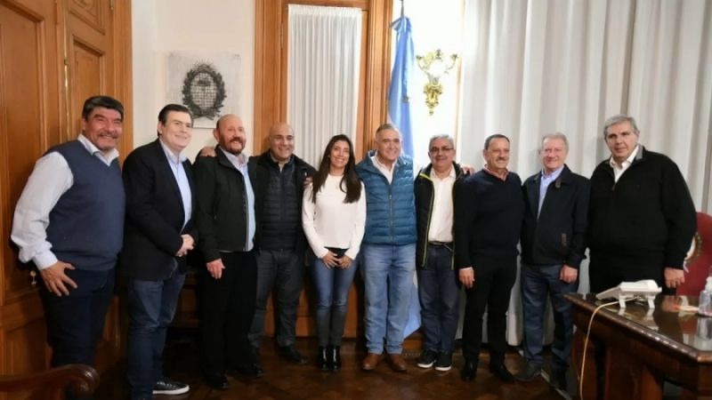 Jalil festejaba anoche con los peronistas tucumanos