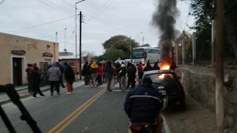 Cortan ruta en Capayán y Santa María