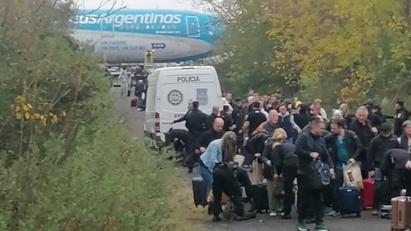 Aerolíneas toma medidas drásticas tras amenaza de bomba: despide a empleada implicada