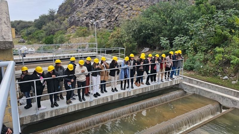 Jóvenes profesionales recorrieron la Planta Potabilizadora de Pirquitas