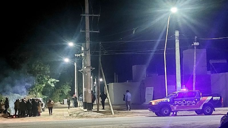 Tomaron un barrio pronto a inaugurar