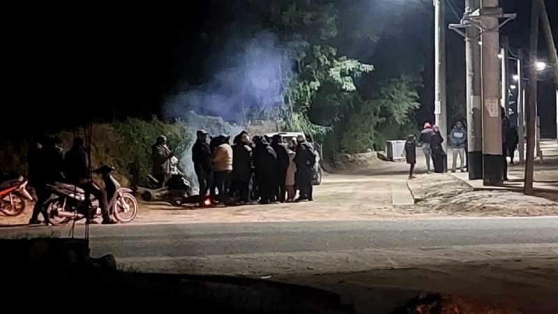 Tomaron un barrio pronto a inaugurar