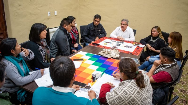 Raúl Jalil recibió a caciques de las comunidades originarias de Catamarca